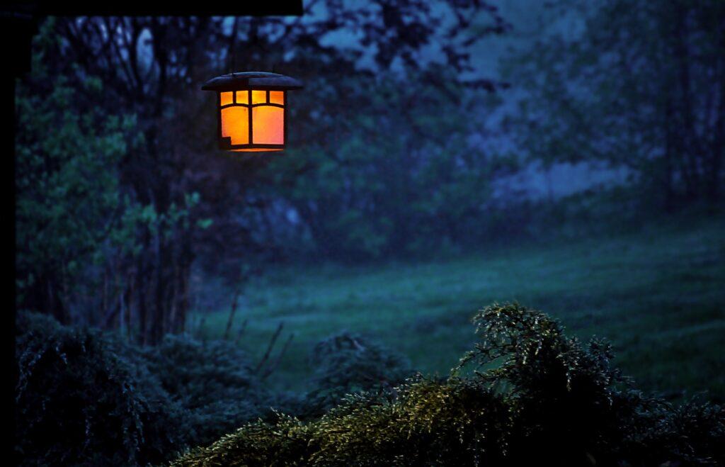Outdoor windlicht in der nacht